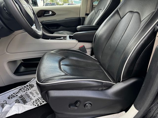 Used 2023 Chrysler Pacifica - photo 25