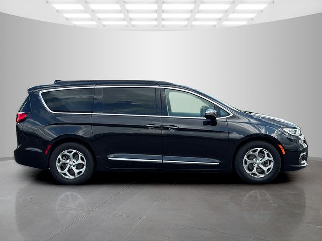Used 2023 Chrysler Pacifica - photo 10