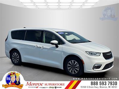 2023 Chrysler Pacifica FWD Minivan for sale #M541150S - photo 1