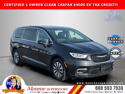 Used 2023 Chrysler Pacifica Touring L FWD Minivan for sale #M541457S - photo 1