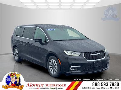 2023 Chrysler Pacifica FWD Minivan for sale #M541580M - photo 1