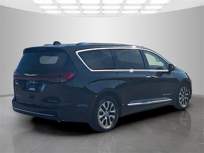 2023 Chrysler Pacifica FWD Minivan for sale #M542246M - photo 2