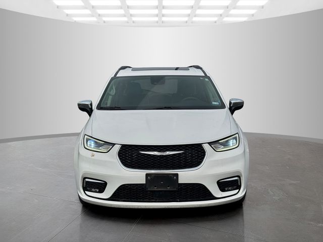 Used 2023 Chrysler Pacifica - photo 2
