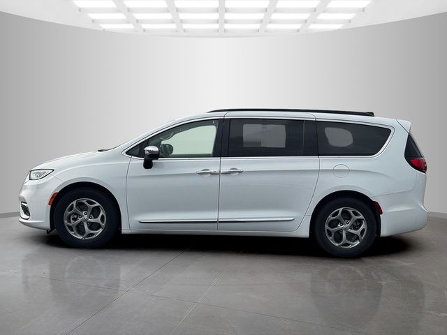 Used 2023 Chrysler Pacifica - photo 6