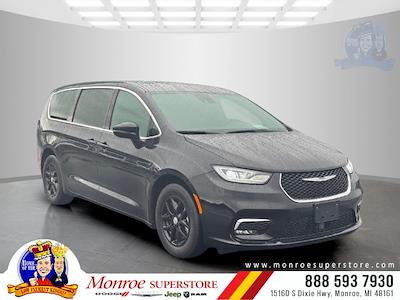 2025 Chrysler Pacifica FWD Minivan for sale #M548417S - photo 1