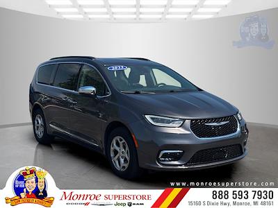 2023 Chrysler Pacifica AWD Minivan for sale #M565980N - photo 1