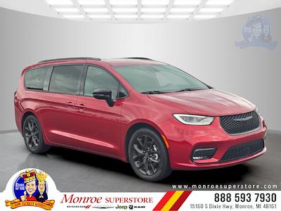 2025 Chrysler Pacifica FWD Minivan for sale #M580599S - photo 1