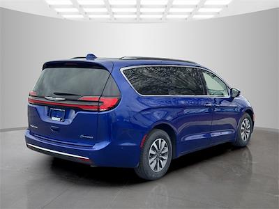 Used 2021 Chrysler Pacifica Touring L Minivan for sale #M590067R - photo 2