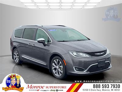 2017 Chrysler Pacifica FWD Minivan for sale #M602861M - photo 1
