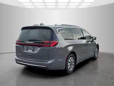 2021 Chrysler Pacifica FWD Minivan for sale #M603285R - photo 2