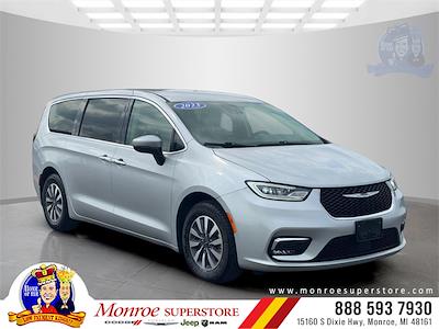 2023 Chrysler Pacifica FWD Minivan for sale #M618205R - photo 1
