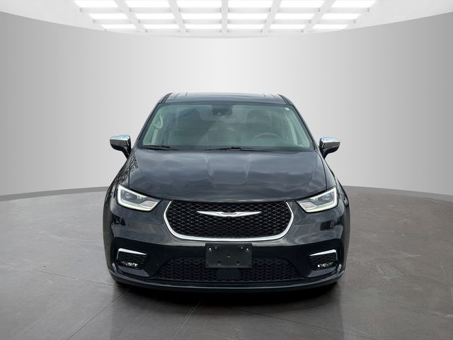 Used 2023 Chrysler Pacifica - photo 2