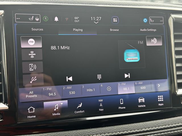 Used 2023 Chrysler Pacifica - photo 34