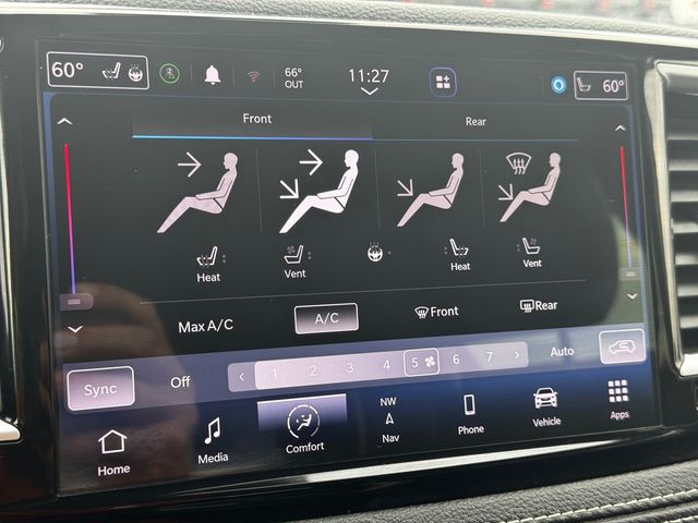 Used 2023 Chrysler Pacifica - photo 35