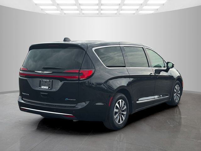 Used 2023 Chrysler Pacifica - photo 9
