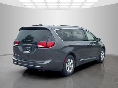 2017 Chrysler Pacifica FWD Minivan for sale #M628462U - photo 2