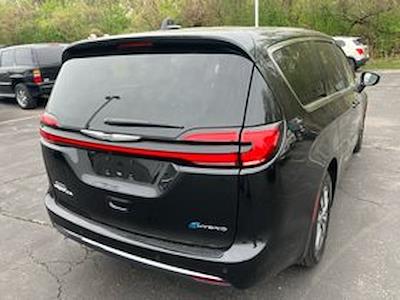 2023 Chrysler Pacifica FWD Minivan for sale #M631485M - photo 2