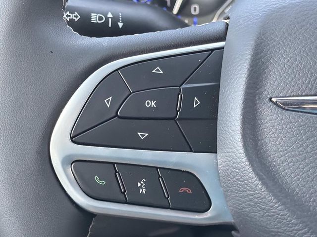 Used 2025 Chrysler Pacifica - photo 20
