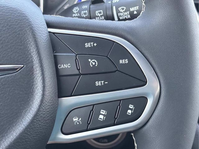 Used 2025 Chrysler Pacifica - photo 21
