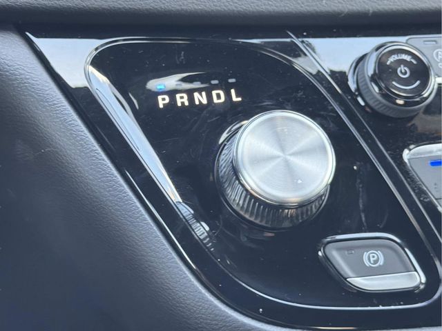 Used 2025 Chrysler Pacifica - photo 23