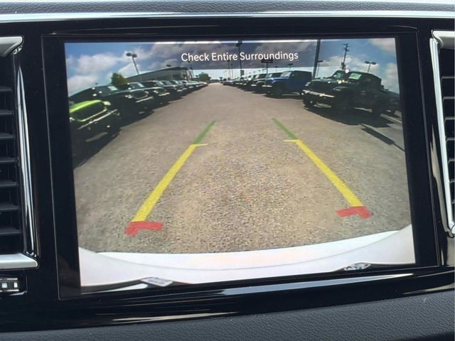 Used 2025 Chrysler Pacifica - photo 25
