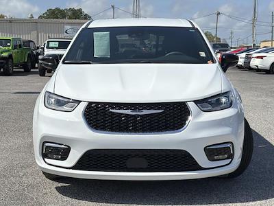 Used 2025 Chrysler Pacifica - photo 1