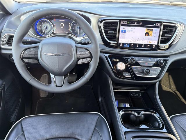 Used 2024 Chrysler Pacifica - photo 18