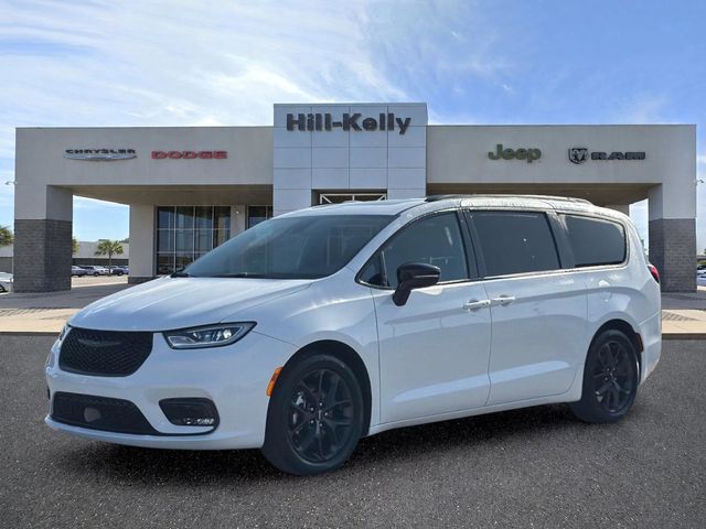 Used 2024 Chrysler Pacifica - photo 10