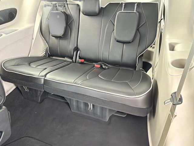 Used 2024 Chrysler Pacifica - photo 17
