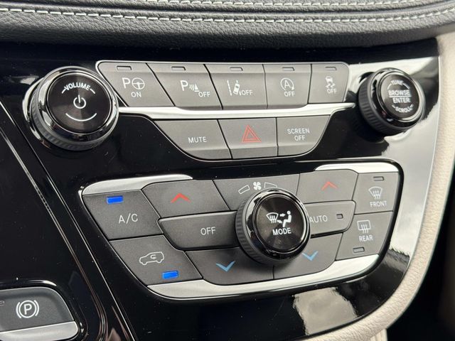 Used 2024 Chrysler Pacifica - photo 25