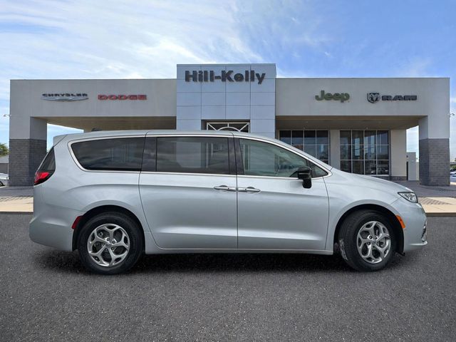 Used 2024 Chrysler Pacifica - photo 5