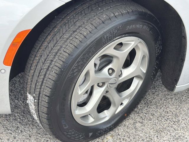 Used 2024 Chrysler Pacifica - photo 11