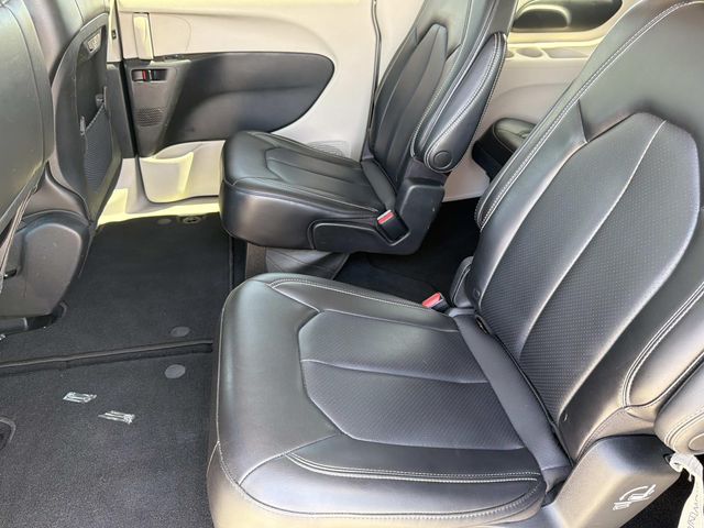 Used 2023 Chrysler Pacifica - photo 16
