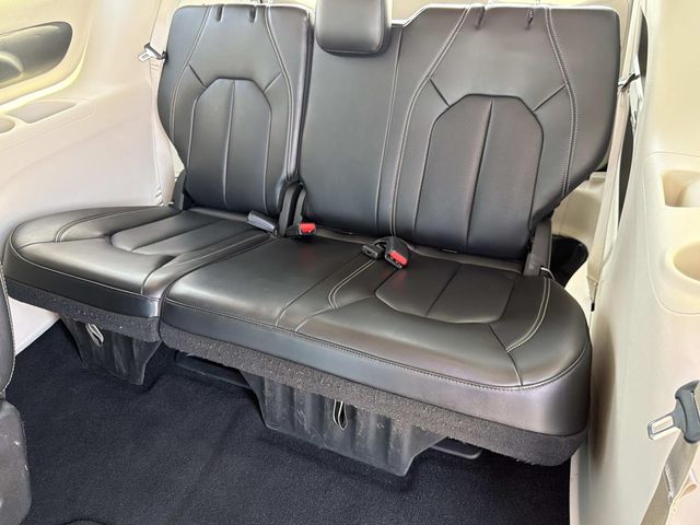 Used 2023 Chrysler Pacifica - photo 17