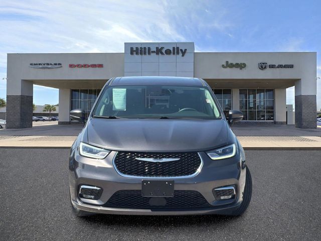 Used 2023 Chrysler Pacifica - photo 2