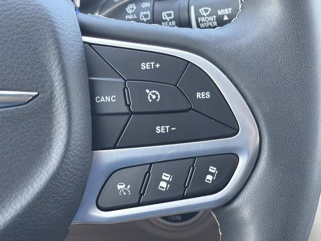 Used 2023 Chrysler Pacifica - photo 22