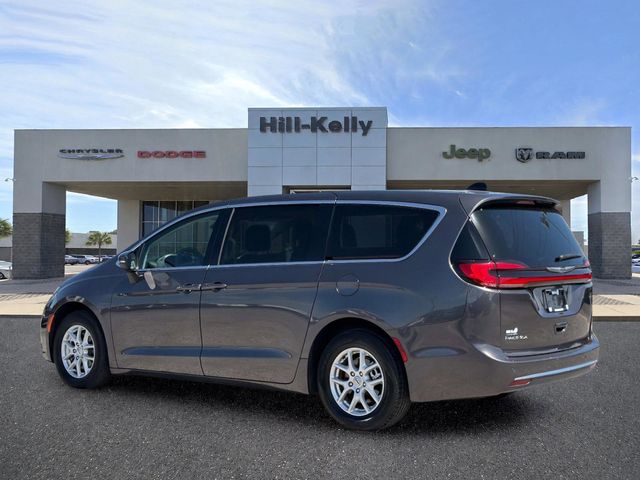 Used 2023 Chrysler Pacifica - photo 8