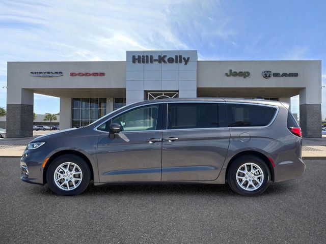 Used 2023 Chrysler Pacifica - photo 9
