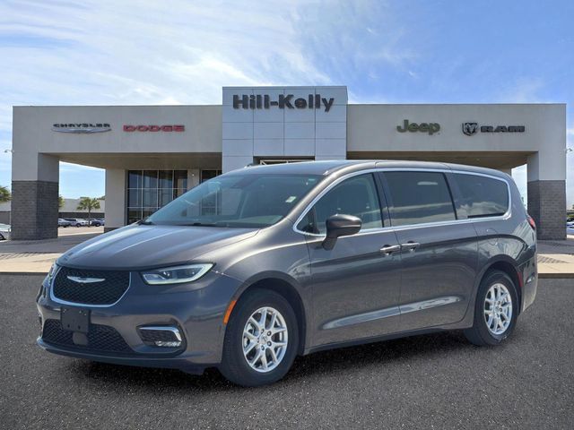 Used 2023 Chrysler Pacifica - photo 10