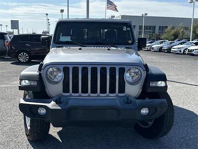 2020 Jeep Gladiator Crew Cab 4WD Pickup for sale #T743943 - photo 2