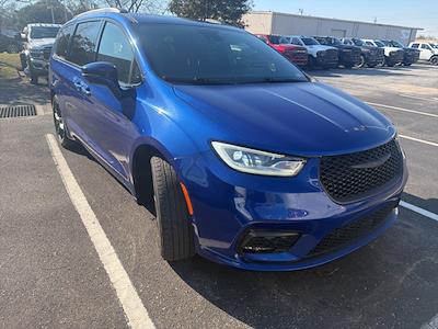 Used 2021 Chrysler Pacifica Touring L Minivan for sale #T760191 - photo 2