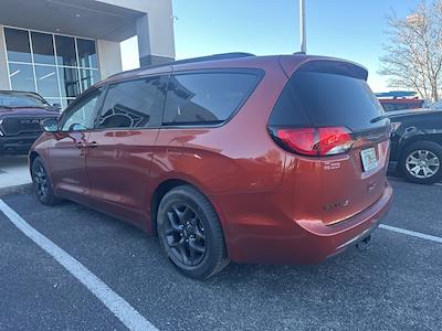 Used 2018 Chrysler Pacifica Touring L Minivan for sale #T762151 - photo 2