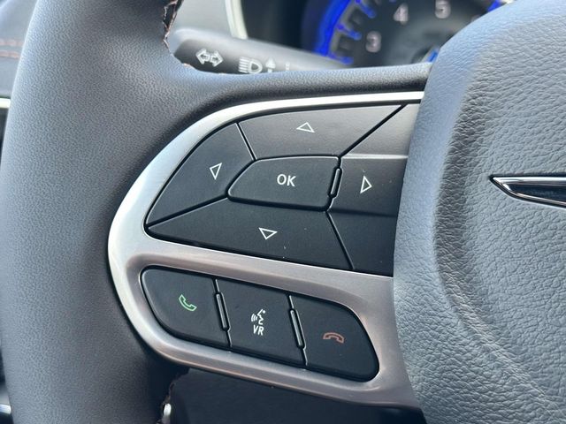 Used 2026 Chrysler Pacifica - photo 16