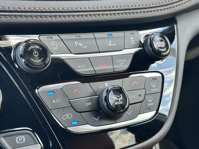 Used 2026 Chrysler Pacifica - photo 20