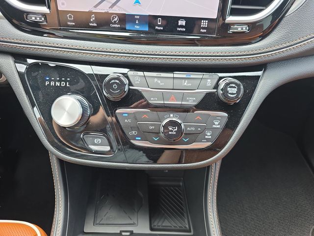 Used 2026 Chrysler Pacifica - photo 28