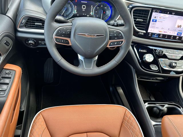Used 2026 Chrysler Pacifica - photo 10