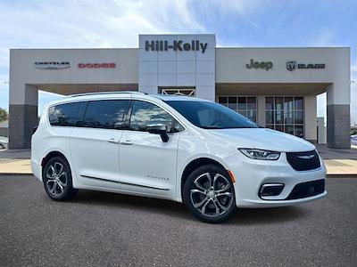 Used 2026 Chrysler Pacifica - photo 1
