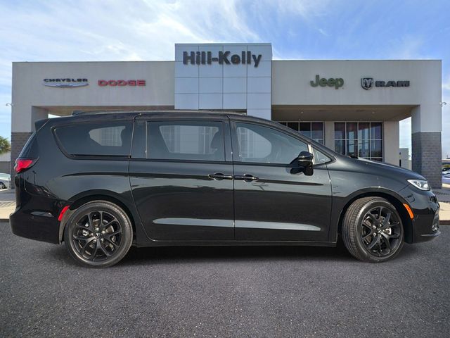 Used 2023 Chrysler Pacifica - photo 25