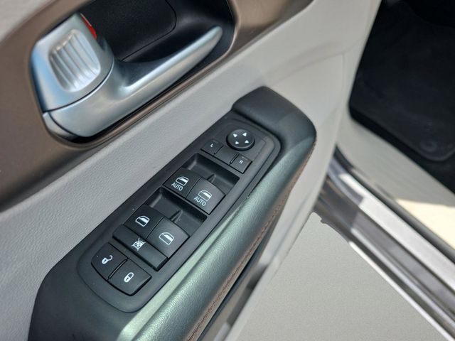 Used 2017 Chrysler Pacifica - photo 19