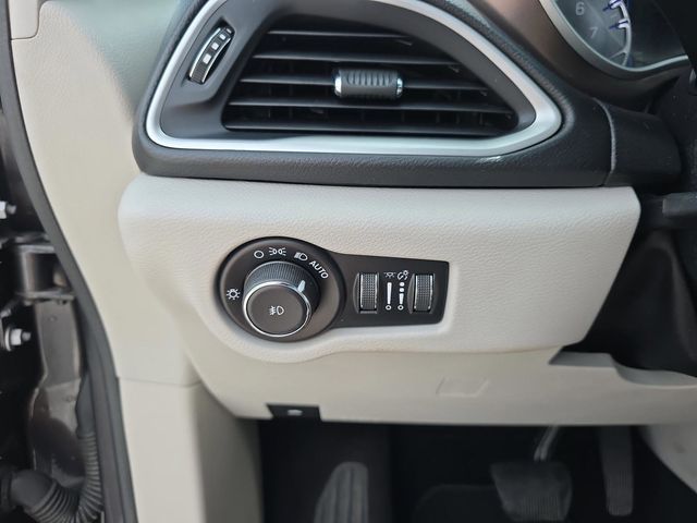 Used 2017 Chrysler Pacifica - photo 20